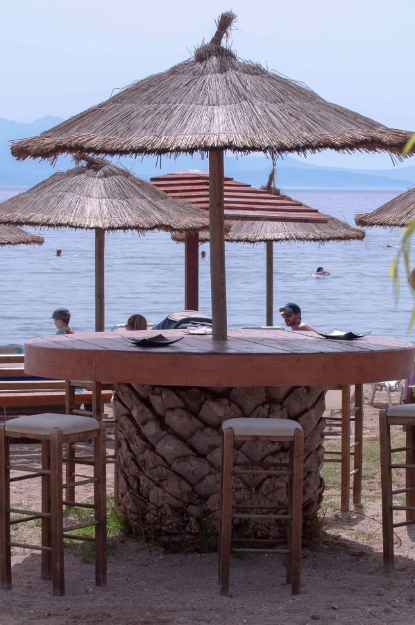 Cozy Beach Home Near Pristine Sea W/ Free Netflix Nea Makri Bagian luar foto