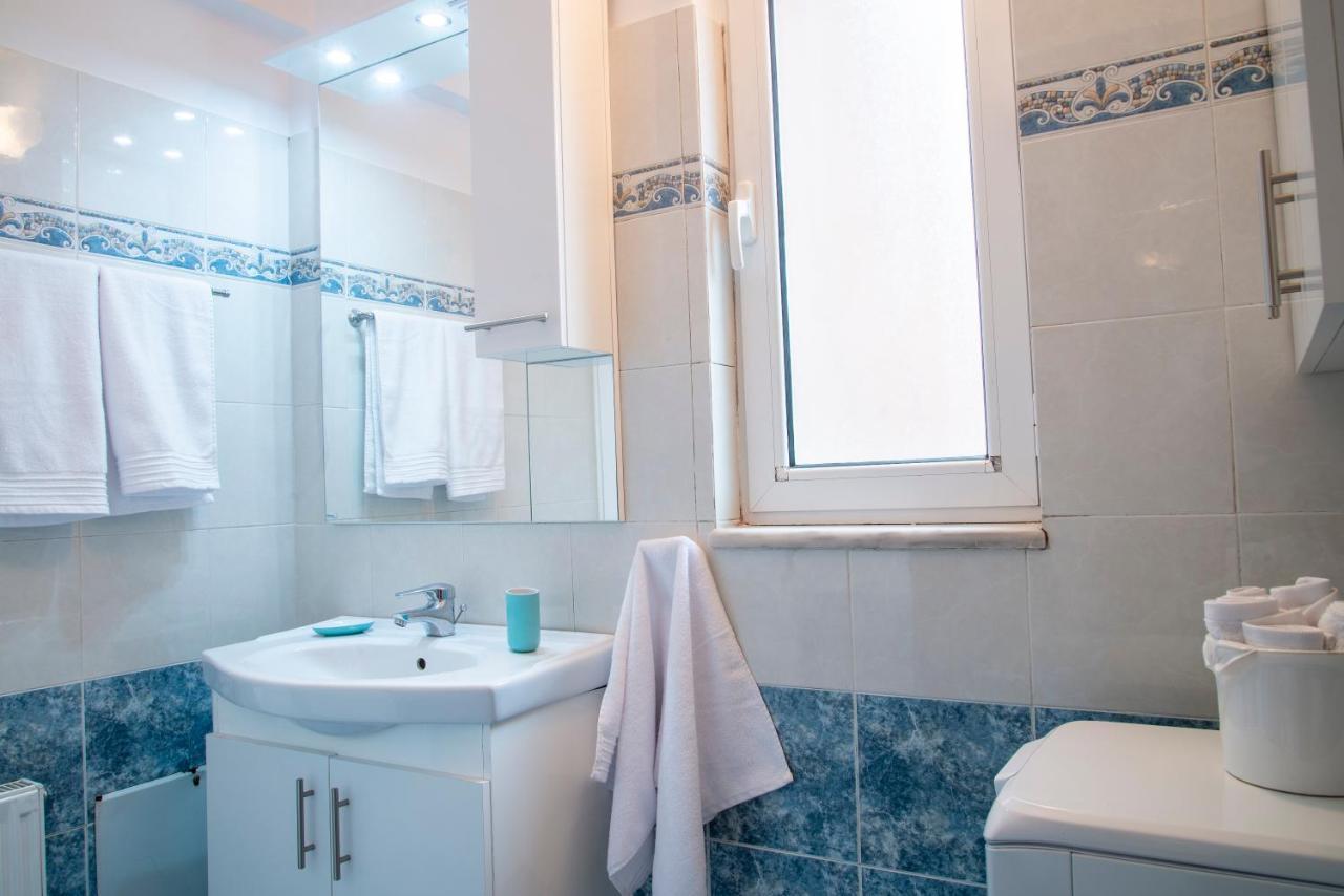 Cozy Beach Home Near Pristine Sea W/ Free Netflix Nea Makri Bagian luar foto