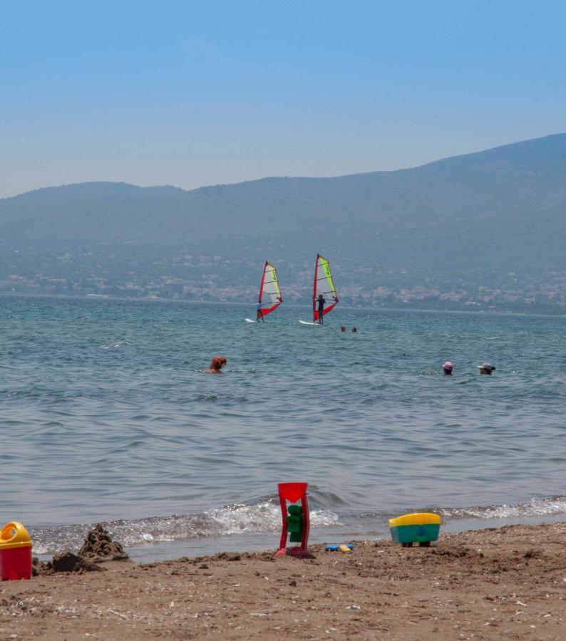 Cozy Beach Home Near Pristine Sea W/ Free Netflix Nea Makri Bagian luar foto